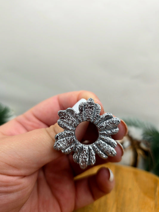 puce flocons argenté