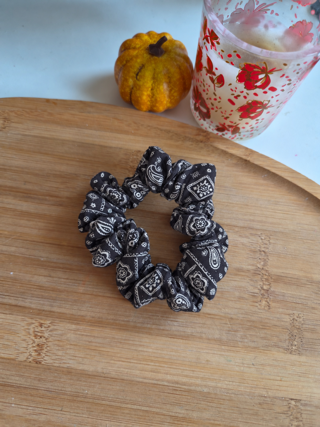 Chouchou classique - motif bandana noir