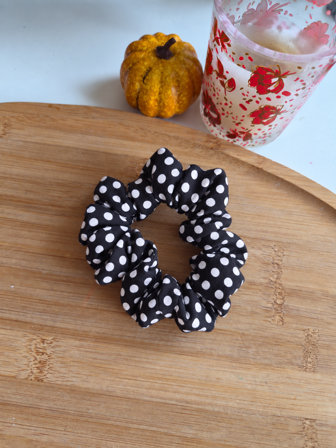 Chouchou classique - Motif noir à pois blanc